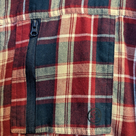 Wrangler Men's Regular Fit ATG Plaid Long Sleeve Button Down Shirt - Picture 6 of 7